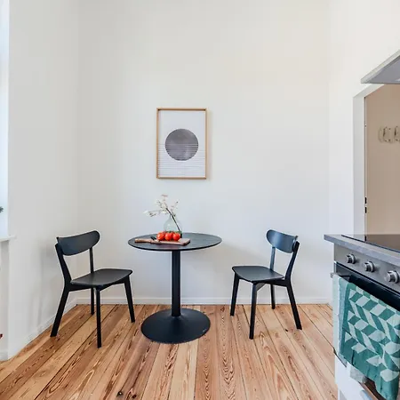 Cozy 1br - Family Retreat In Potsdam! 波茨坦